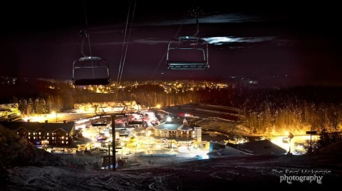 Christmas lights aren't the only things lighting up the night! Enjoy sparkly snow and twinkling towns like Kimberly, British Columbia where you can ski all day - and into the night.